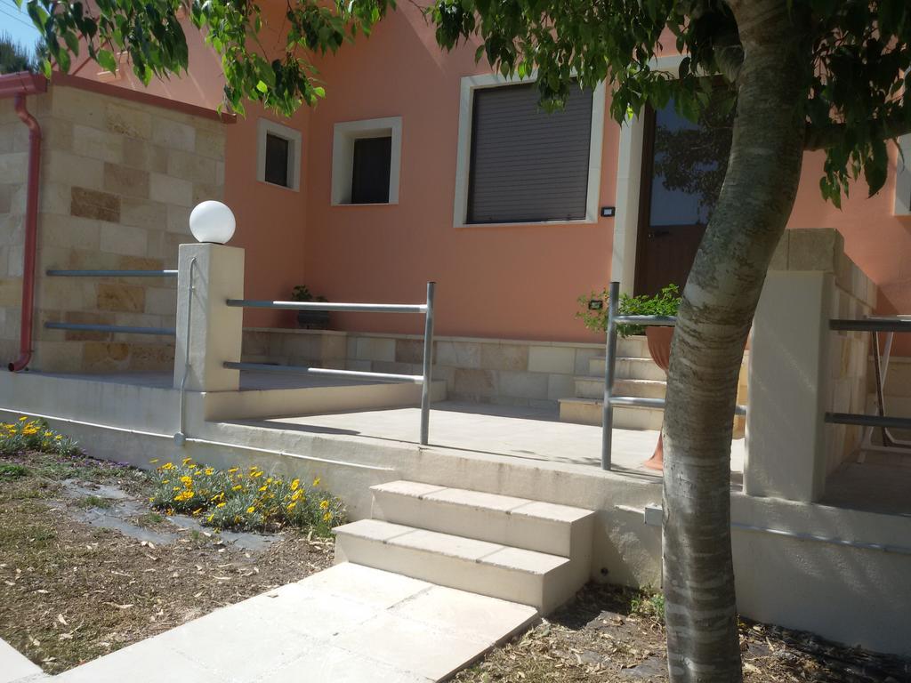Appartamenti Turistici Aprile Antonio Luigi Borgagne Exteriör bild